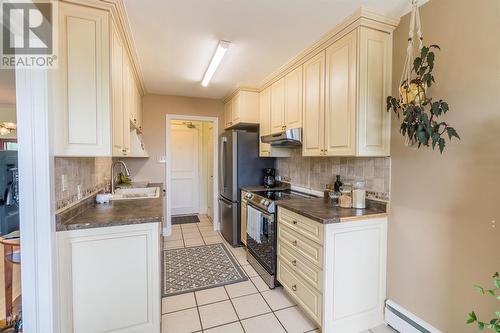 570 Macdonald Ave # 306, Sault Ste Marie, ON - Indoor Photo Showing Kitchen