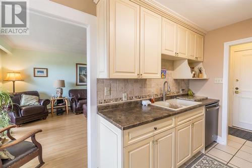 570 Macdonald Ave # 306, Sault Ste Marie, ON - Indoor Photo Showing Kitchen