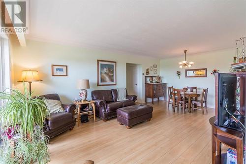 570 Macdonald Ave # 306, Sault Ste Marie, ON - Indoor Photo Showing Living Room