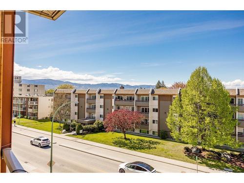 1905 Pandosy Street Unit# 303, Kelowna, BC - Outdoor