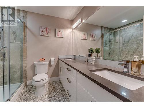 4713 Valleyview Place, Vernon, BC - Indoor Photo Showing Bathroom