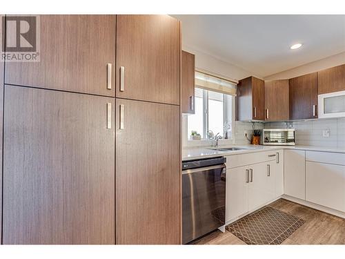 4713 Valleyview Place, Vernon, BC - Indoor Photo Showing Kitchen