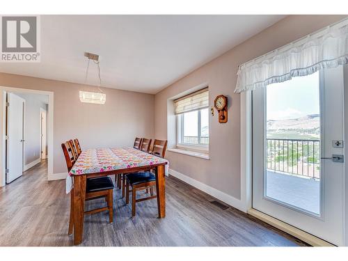 4713 Valleyview Place, Vernon, BC - Indoor Photo Showing Dining Room