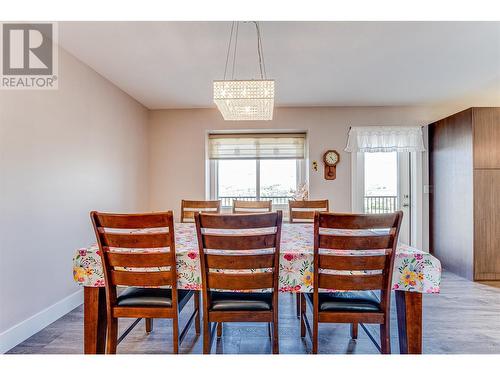 4713 Valleyview Place, Vernon, BC - Indoor Photo Showing Dining Room