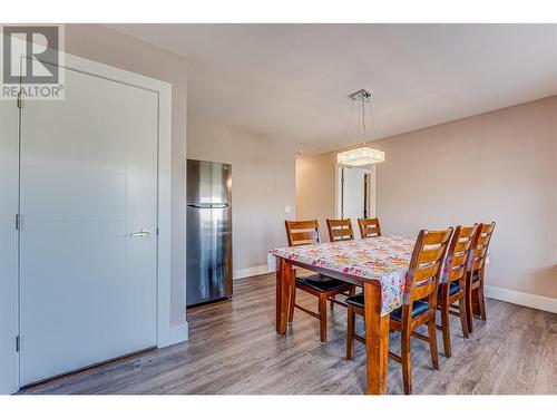 4713 Valleyview Place, Vernon, BC - Indoor Photo Showing Dining Room