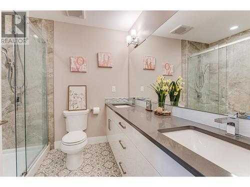 4713 Valleyview Place, Vernon, BC - Indoor Photo Showing Bathroom