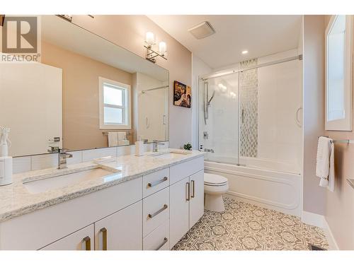 4713 Valleyview Place, Vernon, BC - Indoor Photo Showing Bathroom