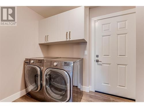 4713 Valleyview Place, Vernon, BC - Indoor Photo Showing Laundry Room