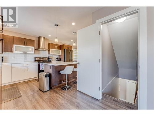 4713 Valleyview Place, Vernon, BC - Indoor Photo Showing Kitchen