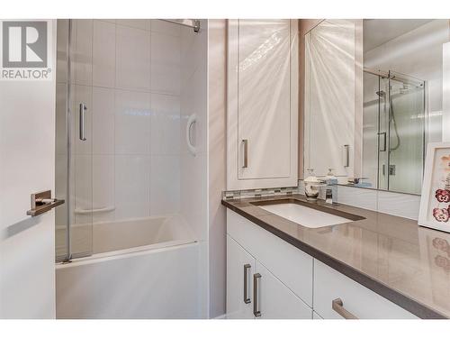 4713 Valleyview Place, Vernon, BC - Indoor Photo Showing Bathroom