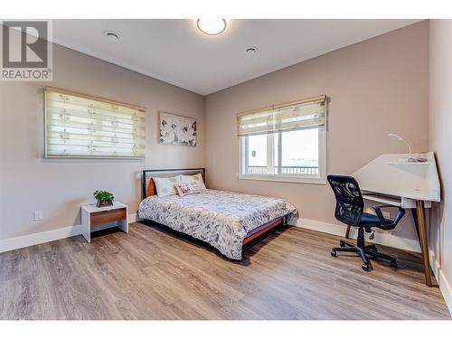 4713 Valleyview Place, Vernon, BC - Indoor Photo Showing Bedroom