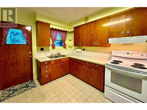 418 Dundee Avenue, Greenwood, BC - Indoor Photo Showing Kitchen With Double Sink