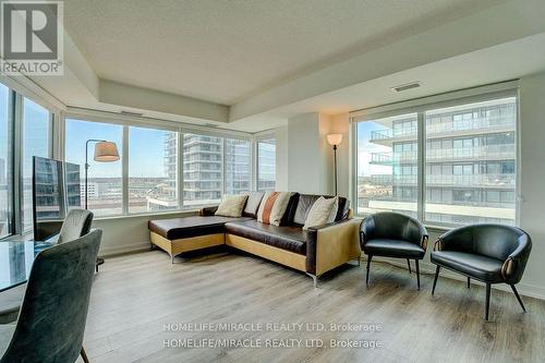 905 - 1480 Bayly Street W, Pickering, ON - Indoor Photo Showing Living Room