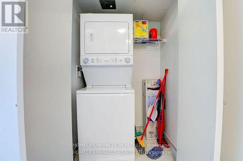 905 - 1480 Bayly Street W, Pickering, ON - Indoor Photo Showing Laundry Room