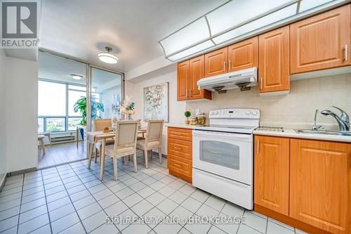 1205 - 4727 Sheppard Avenue E, Toronto (Agincourt South-Malvern West), ON - Indoor Photo Showing Kitchen