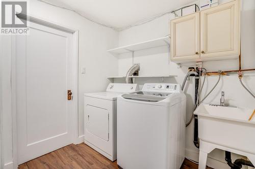 1264 Rio Drive, Kelowna, BC - Indoor Photo Showing Laundry Room