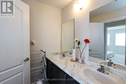 64 Lanark Circle, Brampton (Credit Valley), ON - Indoor Photo Showing Bathroom