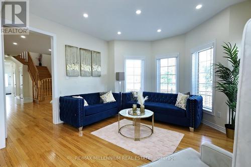 64 Lanark Circle, Brampton (Credit Valley), ON - Indoor Photo Showing Living Room