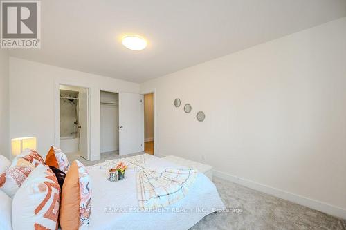 77 - 5219 Banting Court, Burlington (Appleby), ON - Indoor Photo Showing Bedroom