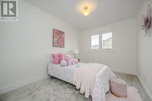 77 - 5219 Banting Court, Burlington (Appleby), ON - Indoor Photo Showing Bedroom