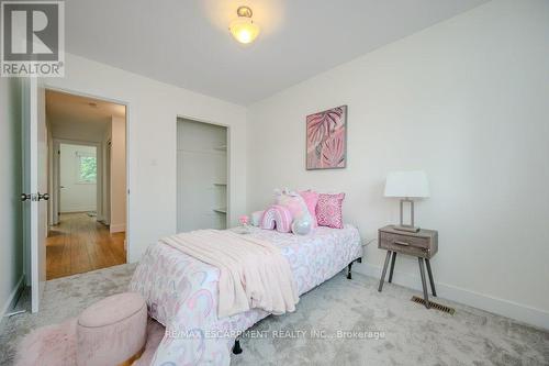 77 - 5219 Banting Court, Burlington (Appleby), ON - Indoor Photo Showing Bedroom