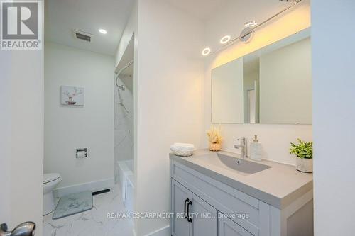 77 - 5219 Banting Court, Burlington (Appleby), ON - Indoor Photo Showing Bathroom