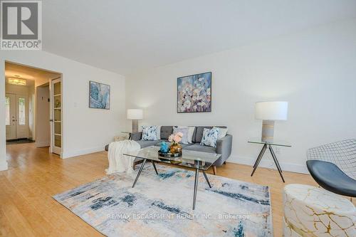 77 - 5219 Banting Court, Burlington (Appleby), ON - Indoor Photo Showing Living Room