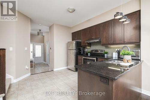 32 - 45 Royal Winter Drive, Hamilton (Binbrook), ON - Indoor Photo Showing Kitchen