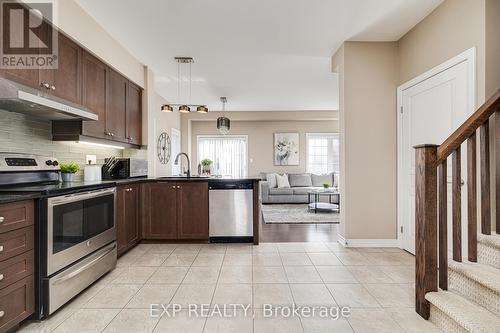 32 - 45 Royal Winter Drive, Hamilton (Binbrook), ON - Indoor Photo Showing Kitchen