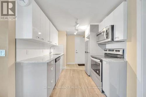 524 - 257 Hemlock Street, Waterloo, ON - Indoor Photo Showing Kitchen