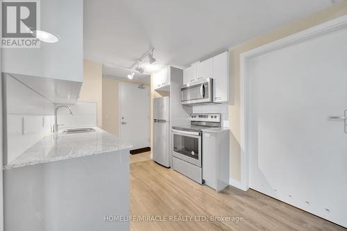 524 - 257 Hemlock Street, Waterloo, ON - Indoor Photo Showing Kitchen