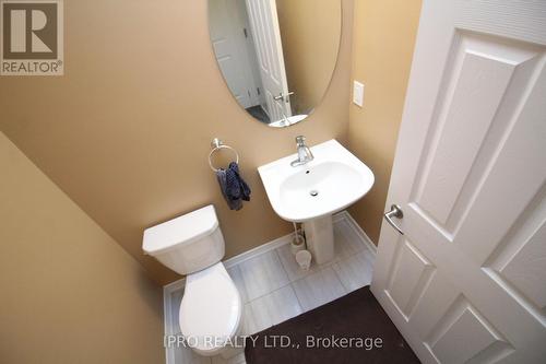 31 Robinson Road, Centre Wellington (Fergus), ON - Indoor Photo Showing Bathroom