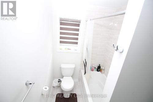 31 Robinson Road, Centre Wellington (Fergus), ON - Indoor Photo Showing Bathroom