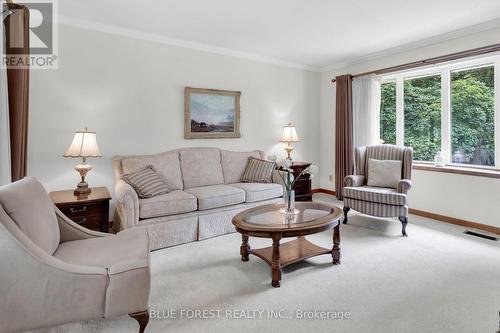 1026 Crumlin Side Road, London, ON - Indoor Photo Showing Living Room