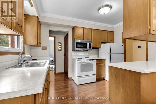 1026 Crumlin Side Road, London, ON - Indoor Photo Showing Kitchen With Double Sink