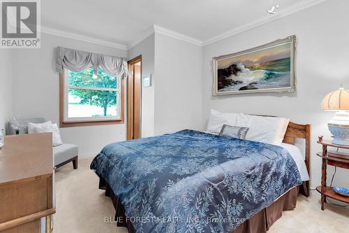 1026 Crumlin Side Road, London, ON - Indoor Photo Showing Bedroom