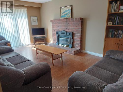 181 King Road, Richmond Hill, ON - Indoor Photo Showing Living Room With Fireplace