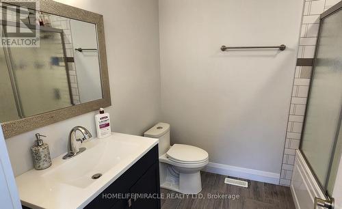 14 Herrell Avenue, Barrie (Painswick North), ON - Indoor Photo Showing Bathroom