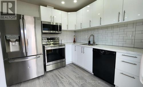 14 Herrell Avenue, Barrie (Painswick North), ON - Indoor Photo Showing Kitchen