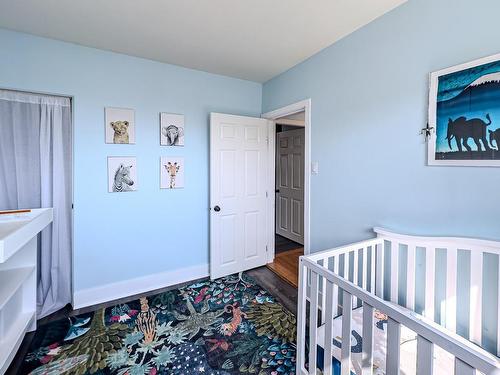 352 Powers Road, Kamloops, BC - Indoor Photo Showing Bedroom