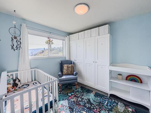 352 Powers Road, Kamloops, BC - Indoor Photo Showing Bedroom