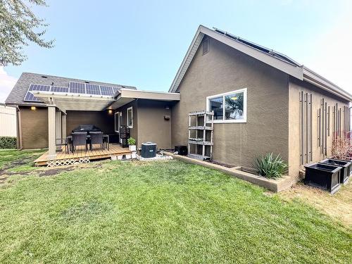 352 Powers Road, Kamloops, BC - Outdoor With Exterior