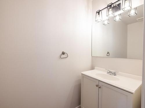 50-1750 Summit Drive, Kamloops, BC - Indoor Photo Showing Bathroom