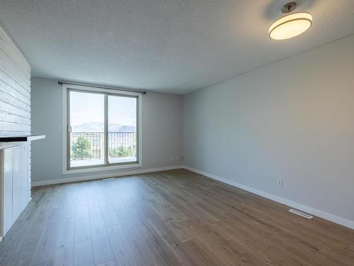 50-1750 Summit Drive, Kamloops, BC - Indoor Photo Showing Other Room