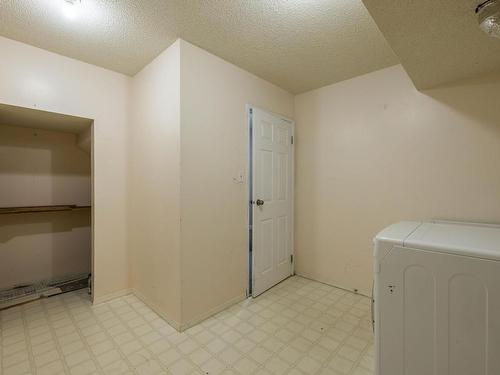 50-1750 Summit Drive, Kamloops, BC - Indoor Photo Showing Laundry Room