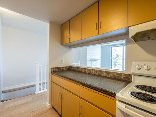 50-1750 Summit Drive, Kamloops, BC - Indoor Photo Showing Kitchen