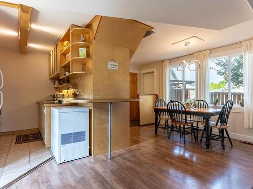 114-870 Mcqueen Drive, Kamloops, BC - Indoor Photo Showing Dining Room