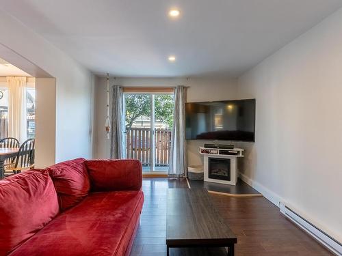 114-870 Mcqueen Drive, Kamloops, BC - Indoor Photo Showing Living Room