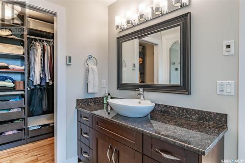 722 Crystal Springs Drive, Warman, SK - Indoor Photo Showing Bathroom