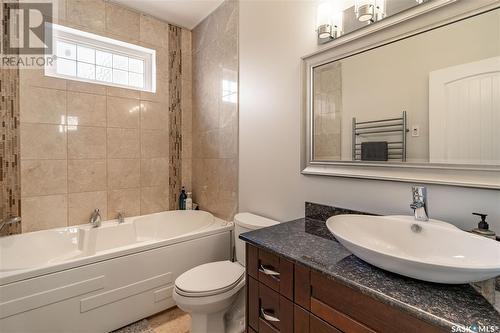 722 Crystal Springs Drive, Warman, SK - Indoor Photo Showing Bathroom